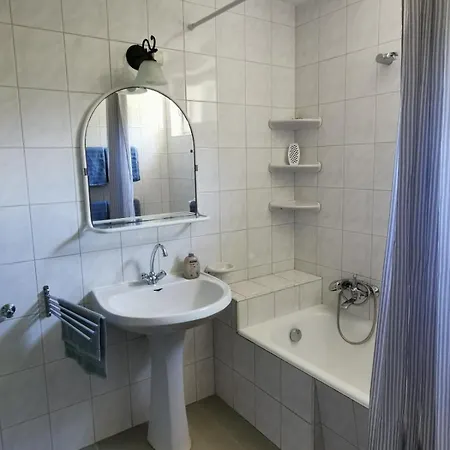 Platan Lazan Nyaralohaz * Balatonboglár